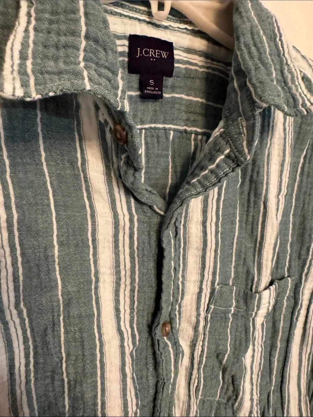 J. Crew Green and White Vertical Stripe Seersucker Short-Sleeve Button-Down